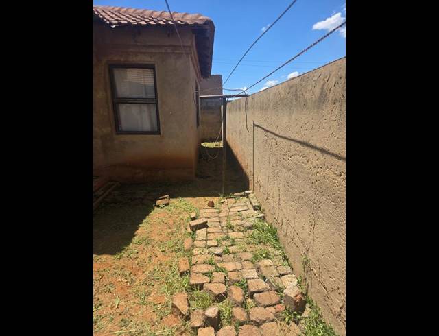 2 BEDROOM HOUSE FOR SALE IN PROTEA GLEN